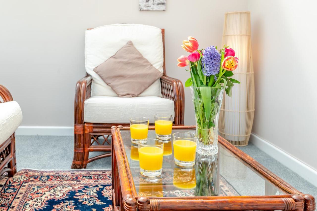 Elvington Cottage - Family-Friendly Cheerful House At The Heart Of The Cotswolds 水上伯顿 外观 照片