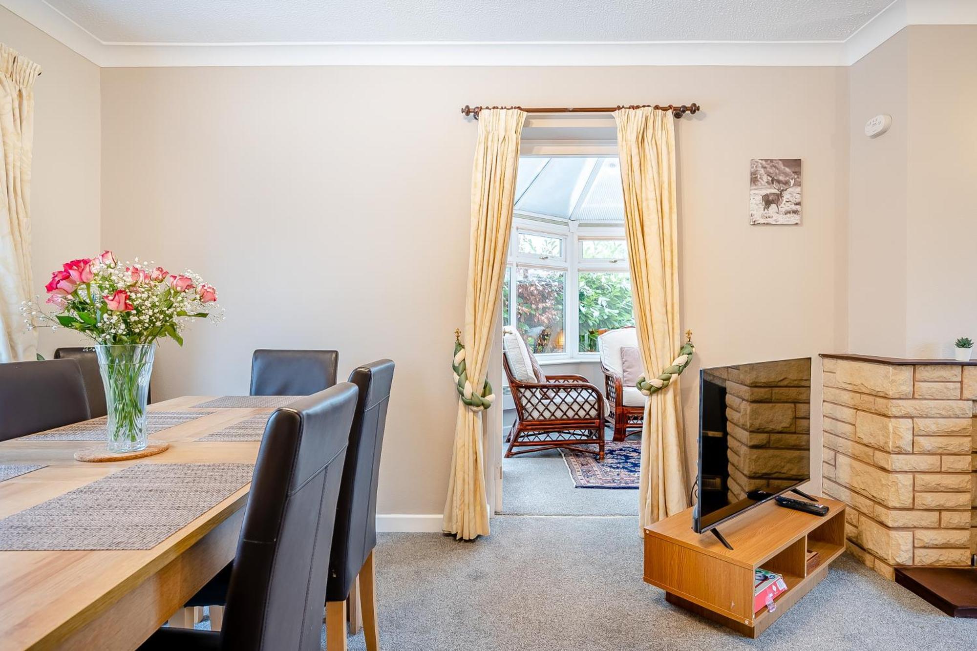 Elvington Cottage - Family-Friendly Cheerful House At The Heart Of The Cotswolds 水上伯顿 外观 照片