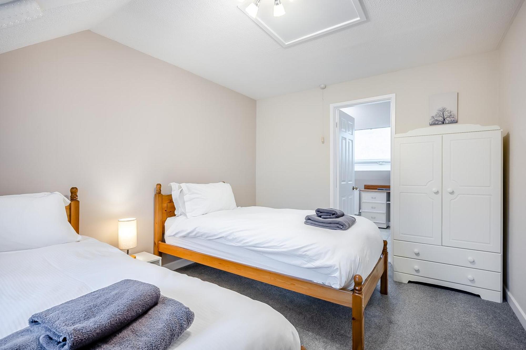 Elvington Cottage - Family-Friendly Cheerful House At The Heart Of The Cotswolds 水上伯顿 外观 照片