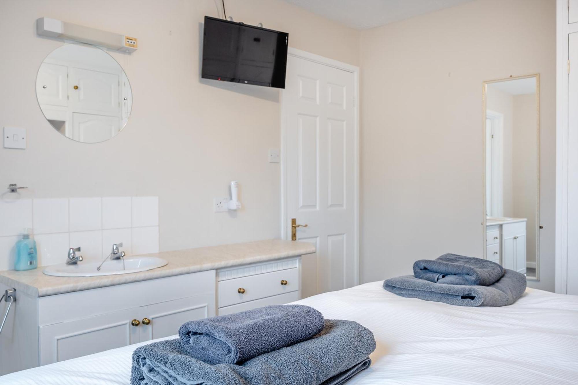 Elvington Cottage - Family-Friendly Cheerful House At The Heart Of The Cotswolds 水上伯顿 外观 照片