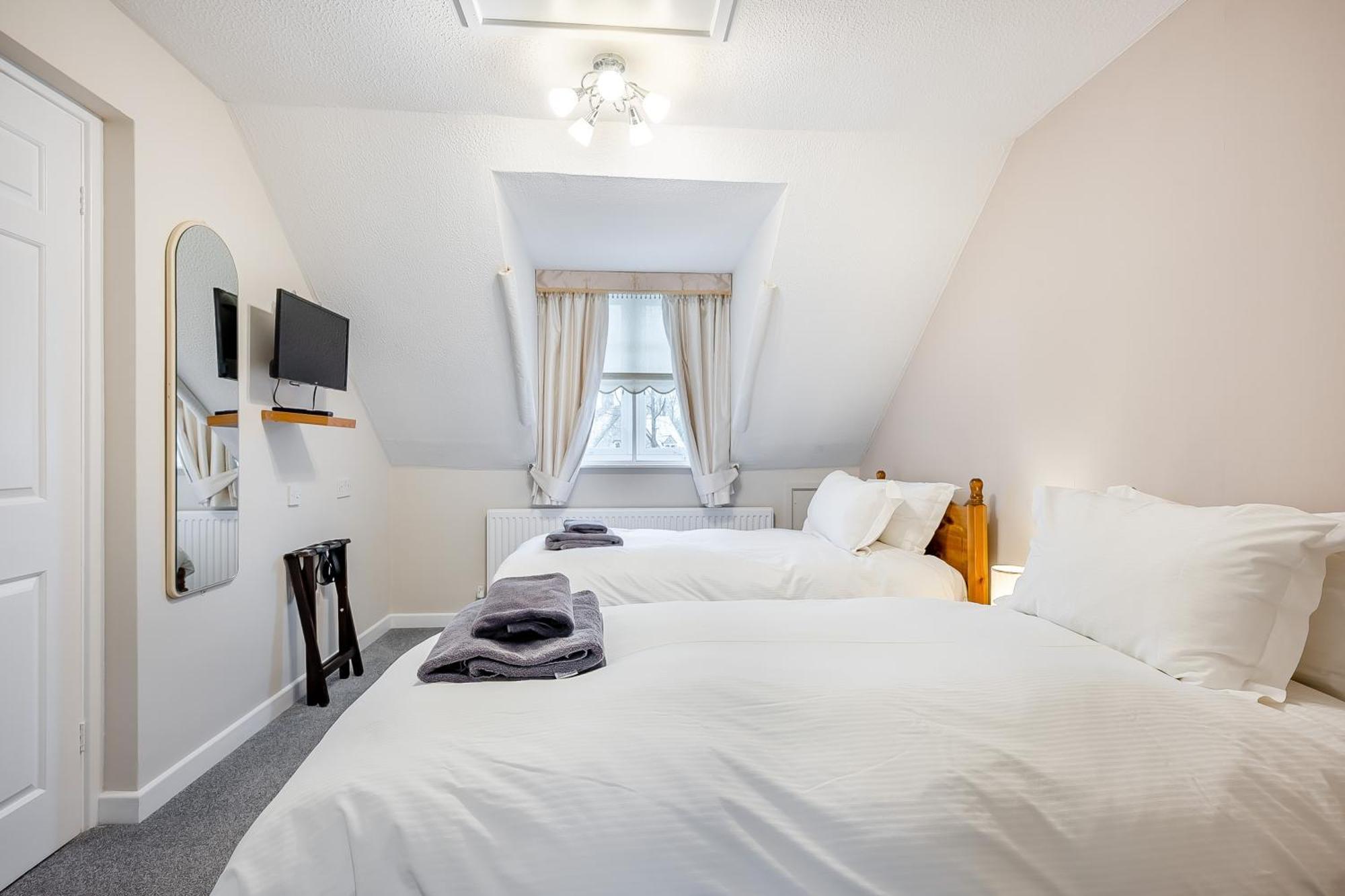 Elvington Cottage - Family-Friendly Cheerful House At The Heart Of The Cotswolds 水上伯顿 外观 照片