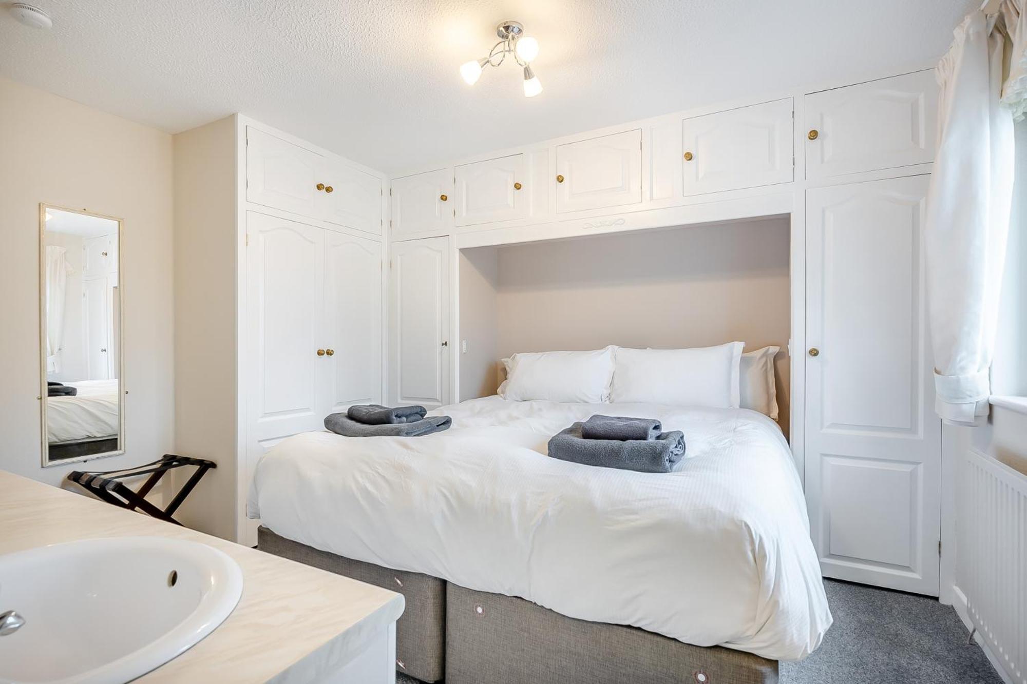 Elvington Cottage - Family-Friendly Cheerful House At The Heart Of The Cotswolds 水上伯顿 外观 照片